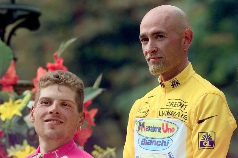 Marco Pantani(ve žlutém dresu) s Janem Ulrichem.