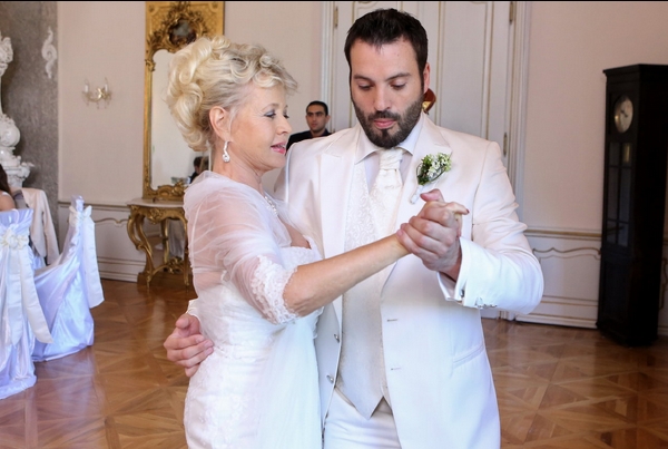 Jana Švandová a Václav Noid Bárta v seriálu Svatby v Benátkách. 