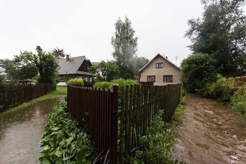 Hladina většiny rozvodněných toků by měla v následujících hodinách klesat.