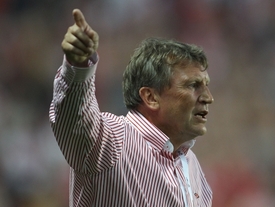 Trenér Slavie Miroslav Beránek.