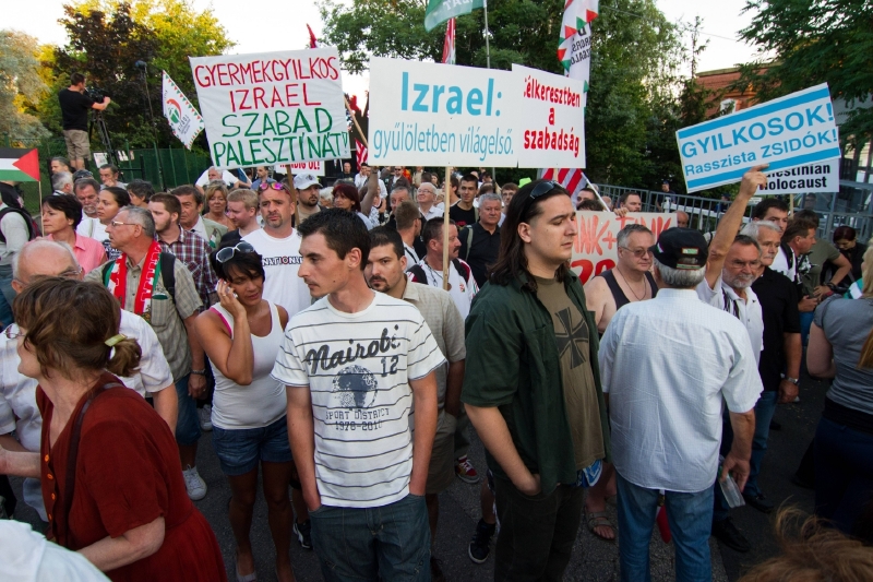 Demonstrace jobbikovců proti Izraeli.