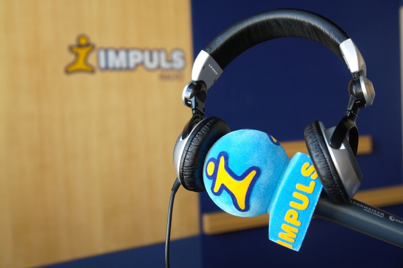 Nejposlouchanější rozhlasovou stanicí v Česku je Rádio Impuls. 