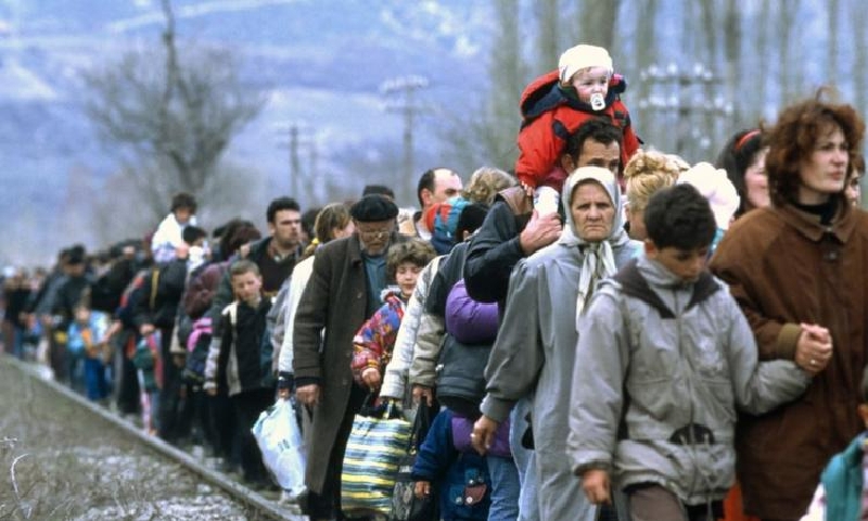 Jen pryč z Ukrajiny. Na hranici s Ruskem.