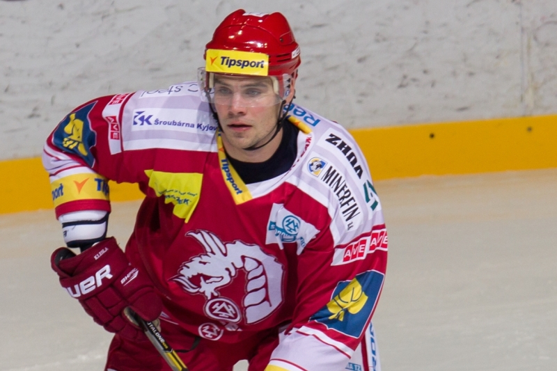 Rostislav Klesla si za Třinec zahrál už v roce 2012 během výluky NHL. Rostislav Klesla si za Třinec zahrál už v roce 2012 během výluky NHL.