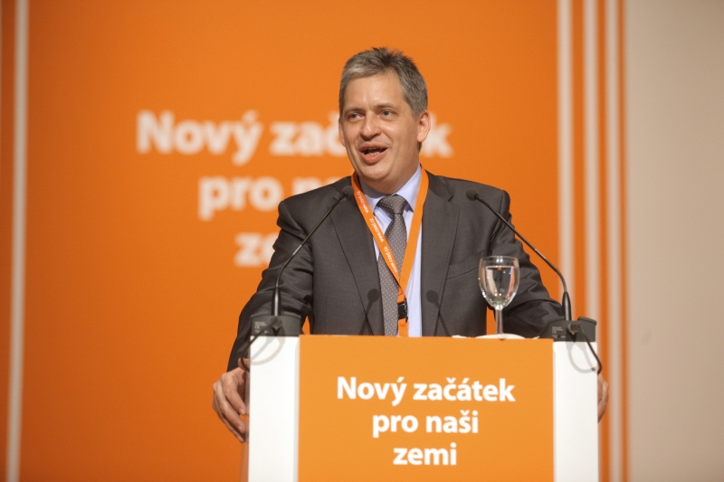 Ministr pro legislativu Jiří Dienstbier kritizuje vydírání pravice (ČSSD). Ministr pro legislativu Jiří Dienstbier kritizuje vydírání pravice (ČSSD).