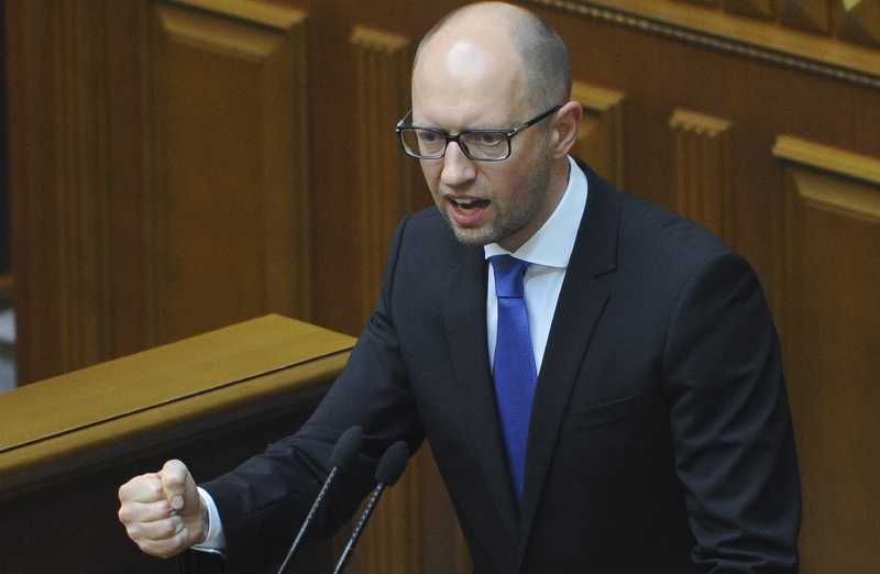 Pěst premiéra Jaceňuka. Rusové jsou podle něj "podlidé".