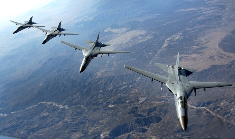 Úzká vojenská spolupráce. Australské F-111 trénují v Nevadě.