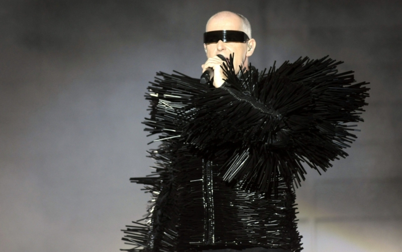 Zpěvák Neil Tennant. Zpěvák Neil Tennant.