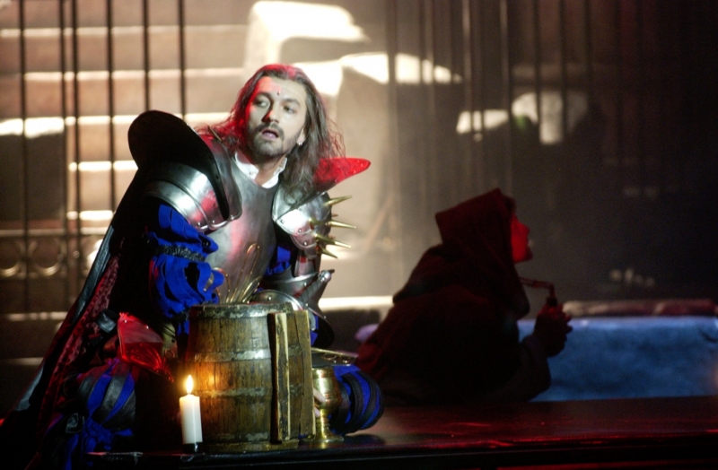 Daniel Hůlka jako Dracula (2003). Daniel Hůlka jako Dracula (2003).