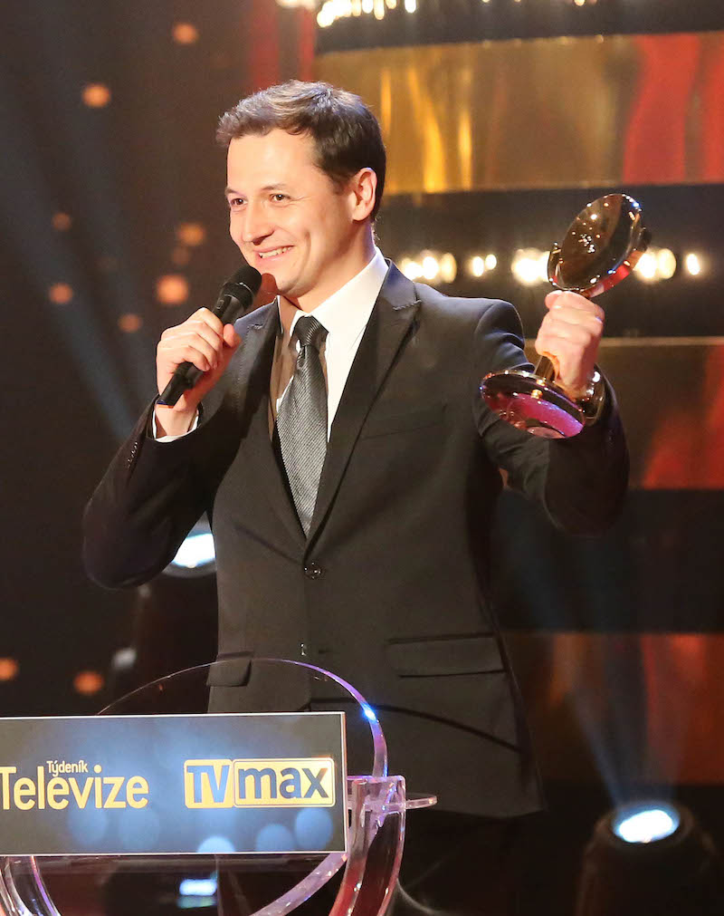 Vojtěch Bernatský se dnes oženil.