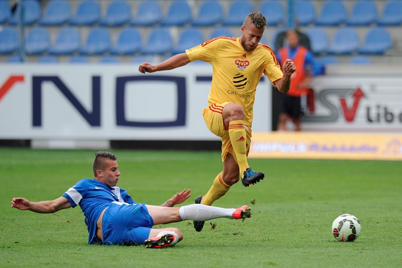 Liberec hrál s Duklou Praha 0:0 a ve vzájemných soubojích v nejvyšší soutěži se tak poprvé zrodila remíza.