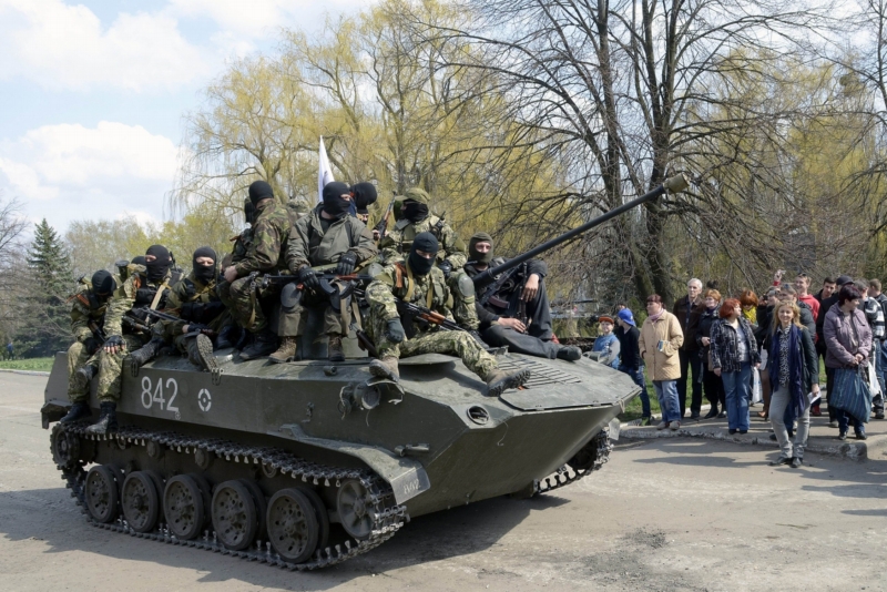 Proruští separatisté ve Slavjansku. Proruští separatisté ve Slavjansku.