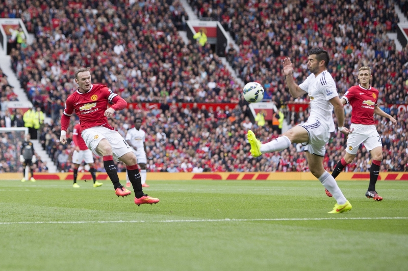 Wayne Rooney, kapitán Manchesteru, se sice trefil, tým ale prohrál.