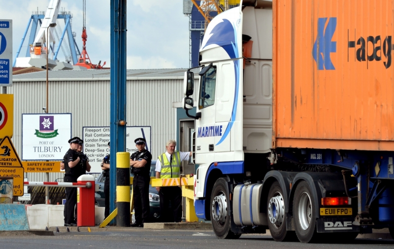 Policie v přístavu Tilbury. Policie v přístavu Tilbury.
