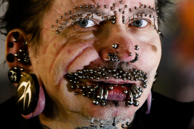 Piercingový rekordman. Piercingový rekordman.