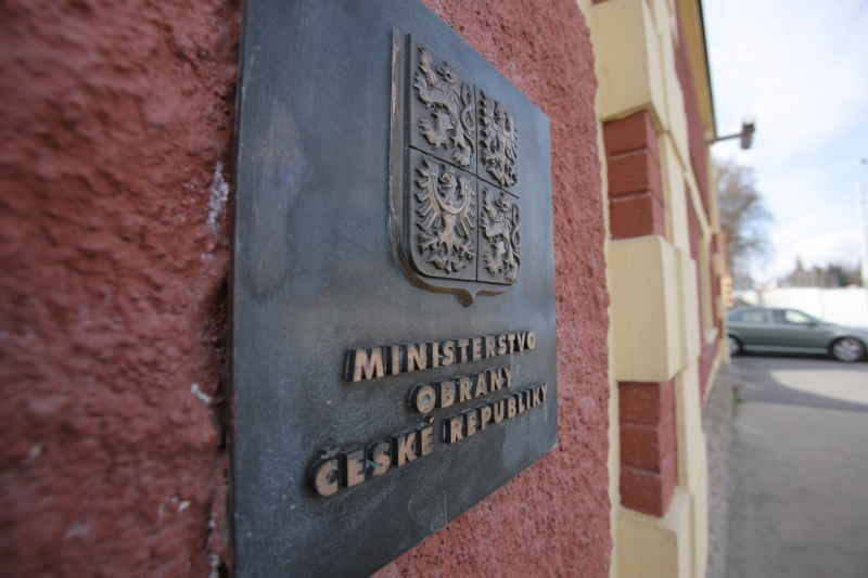 Ministerstvo obrany se potýká s účetními nesrovnalostmi.