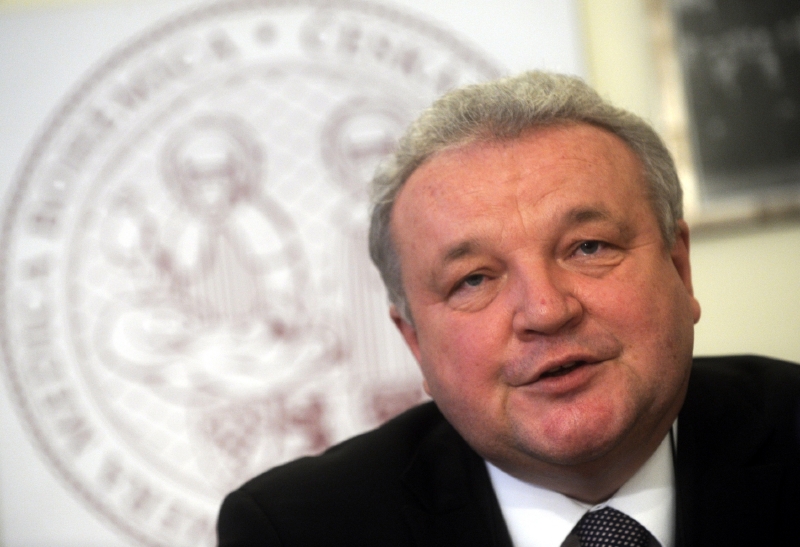 Porodník Jaroslav Feyereisl.