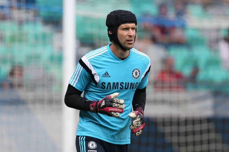 Poprvé v kariéře je Petr Čech na startu sezony brankářskou dvojkou.