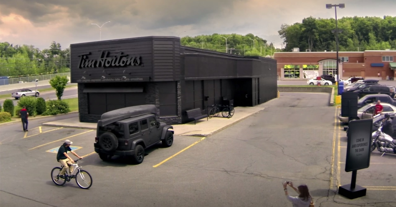 Kampaň kaváren Tim Hortons. 