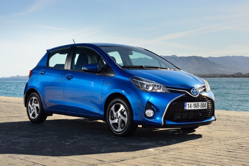 Nabídka hybridních pohonů se rozšiřuje, nabítí je i nová Toyota Yaris.