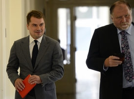 Marek Dalík (vlevo) a jeho advokát Tomáš Sokol.