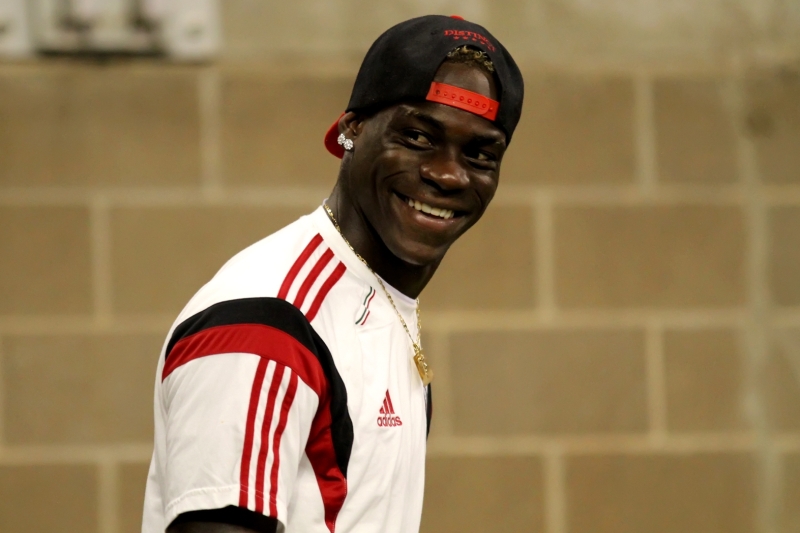 Mario Balotelli se údajně vrací do Anglie.