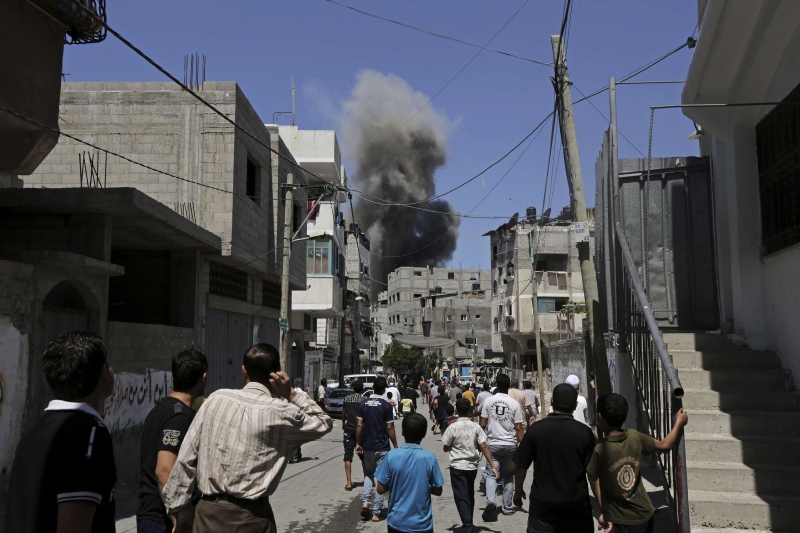 Při ranních izraelských útocích na Pásmo Gazy přišlo údajně o život 22 Palestinců.