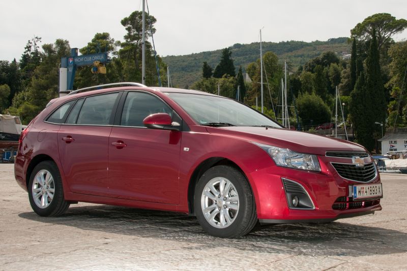Ruští zákazníci nemají valný zájem ani o Chevrolet Cruze SW.