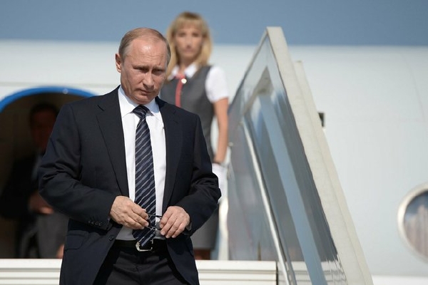 Prezident Putin po příletu na Krym (srpen 2014).