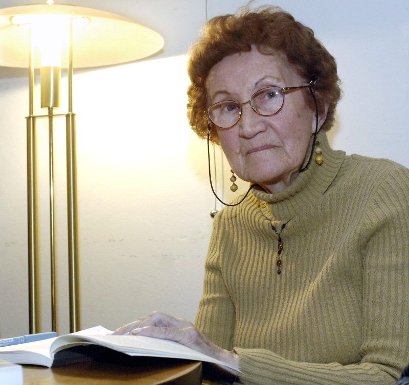 Básnířce Bohumila Grögerové bylo úctyhodných 93 let. Básnířce Bohumila Grögerové bylo úctyhodných 93 let.