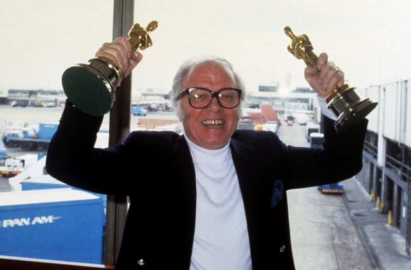 Za film Gándhí získal Richard Attenborough dva Oscary jako režisér a producent.