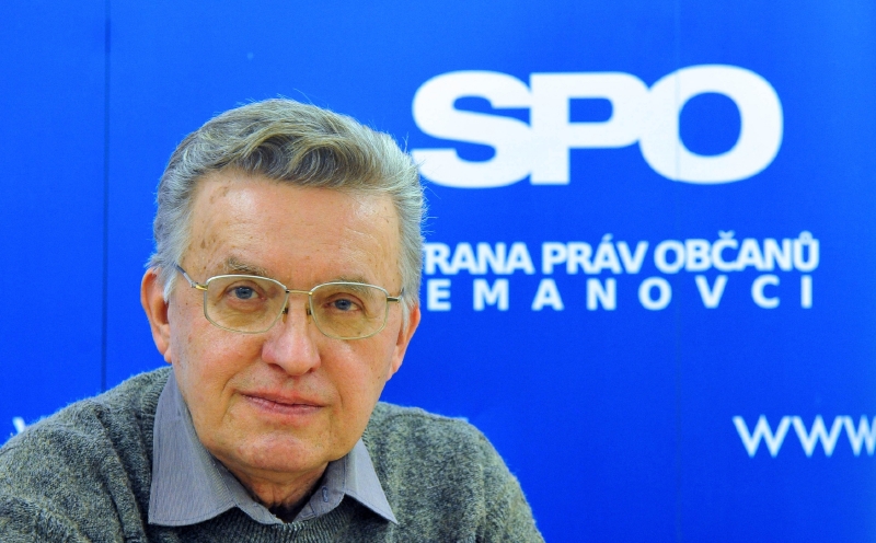 Bývalý ministr školství a budoucí školský ombudsman Eduard Zeman na snímku z roku 2009.