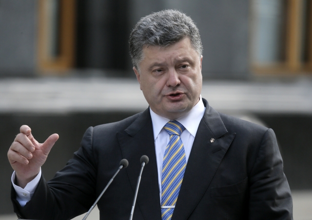 Ukrajinský prezident Petro Porošenko podepsal dekret o rozpuštění parlamentu.