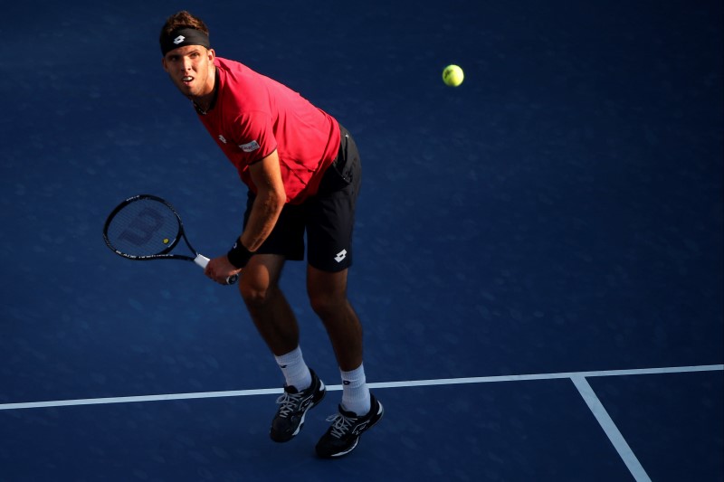 Tenista Jiří Veselý nestačil v prvním kole US Open na třetího nasazeného Stanislase Wawrinku ze Švýcarska a se šampionem lednového Australian Open prohrál 2:6 a dvakrát 6:7. 
