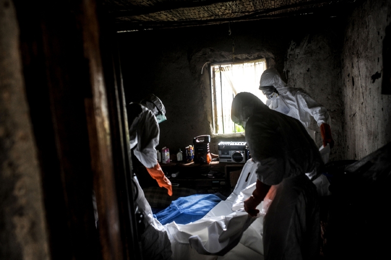 Ebola v africkém státě Sierra Leone.