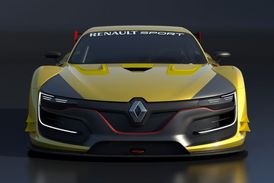 Výrazné logo na přídi je projevem současného designérského jazyka značky.