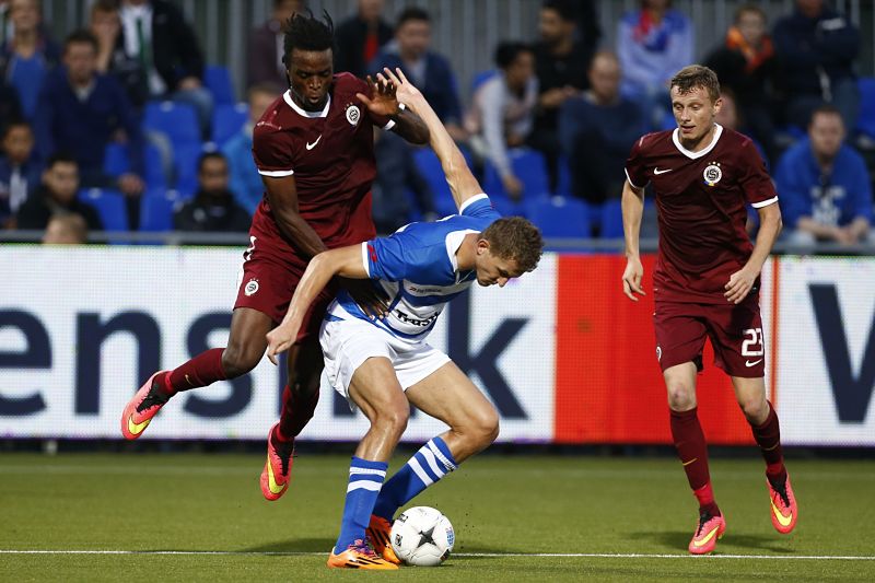 Tomáš Necid (uprostřed) přišel do Zwolle nedávno z CSKA Moskva. Tomáš Necid (uprostřed) přišel do Zwolle nedávno z CSKA Moskva.