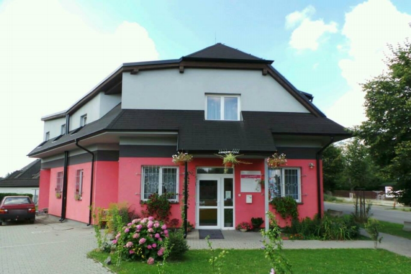 Domov pro seniory Petruška v Šestajovicích u Prahy. Domov pro seniory Petruška v Šestajovicích u Prahy.