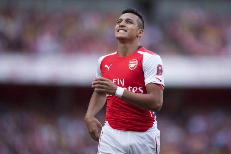 Alexis Sánchez vystřelil Arsenalu postup do hlavní fáze Ligy mistrů.