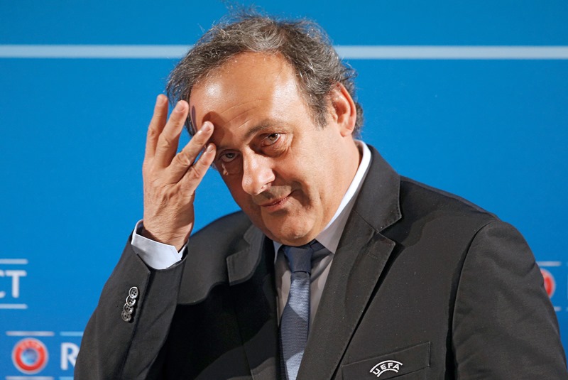 Šéf Evropské fotbalové unie Michel Platini zavedení brankové technologie do kontinentálních klubových soutěží neplánuje. Šéf Evropské fotbalové unie Michel Platini zavedení brankové technologie do kontinentálních klubových soutěží neplánuje.