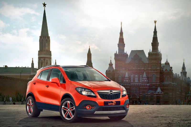 Zářivě vybarvený Opel Mokka Moskva Edition.