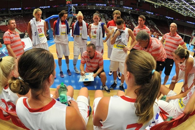 Basketbalistky si před světovým šampionátem zvedly sebevědomí výhrou turnaje v Karlových Varech. Basketbalistky si před světovým šampionátem zvedly sebevědomí výhrou turnaje v Karlových Varech.