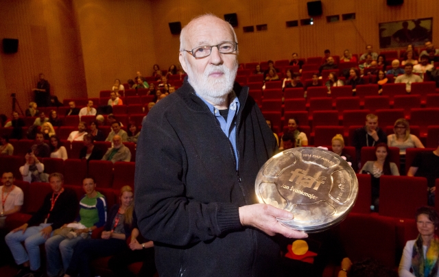 Na letošním karlovarském festivalu převzal Jan Švankmajer cenu Mezinárodní federace filmových archivů (FIAF).
