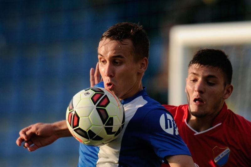 Josef Šural (v popředí) nasázel Baníku hattrick. Josef Šural (v popředí) nasázel Baníku hattrick.