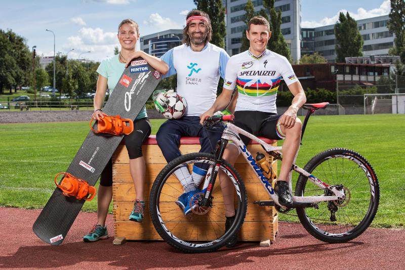 Patroni projektu SPORTUJ S NÁMI Eva Samková, Jaroslav Kulhavý a Jakub Kohák.