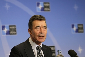 Generální tajemník NATO Anders Fogh Rasmussen zopakoval, že ruský postup vůči Ukrajině je zcela nepřijatelný.
