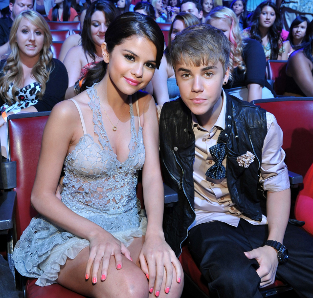 Selena už kvůli Justinovi na zadek nepadá. 
