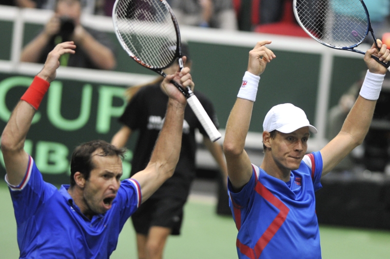 Radek Štěpánek (vlevo) a Tomáš Berdych jsou tradičními oporami českého týmu. Radek Štěpánek (vlevo) a Tomáš Berdych jsou tradičními oporami českého týmu.