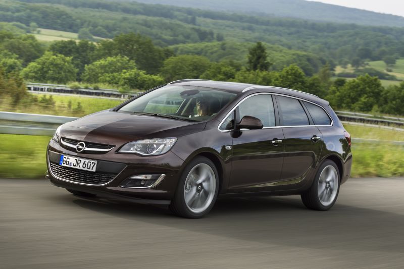 K pronájmu bude i Opel Astra ST, oblíbený kombík.