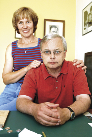 Karel Smyczek se asi nestačil divit tomu, co na něj jeho manželka prozradila.